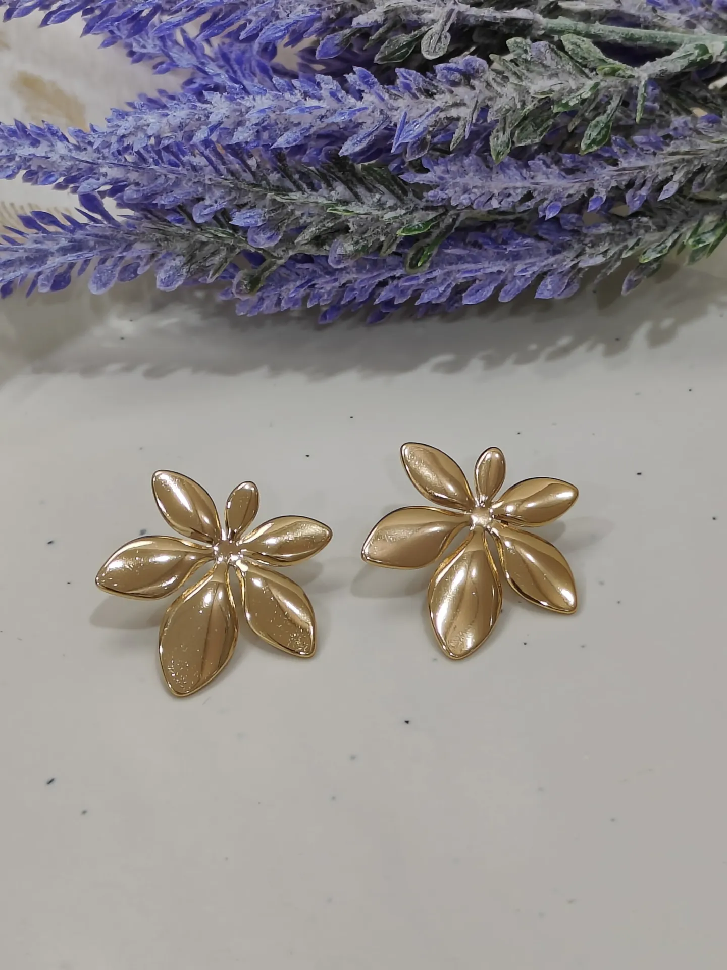 Petal Simplicity Earring