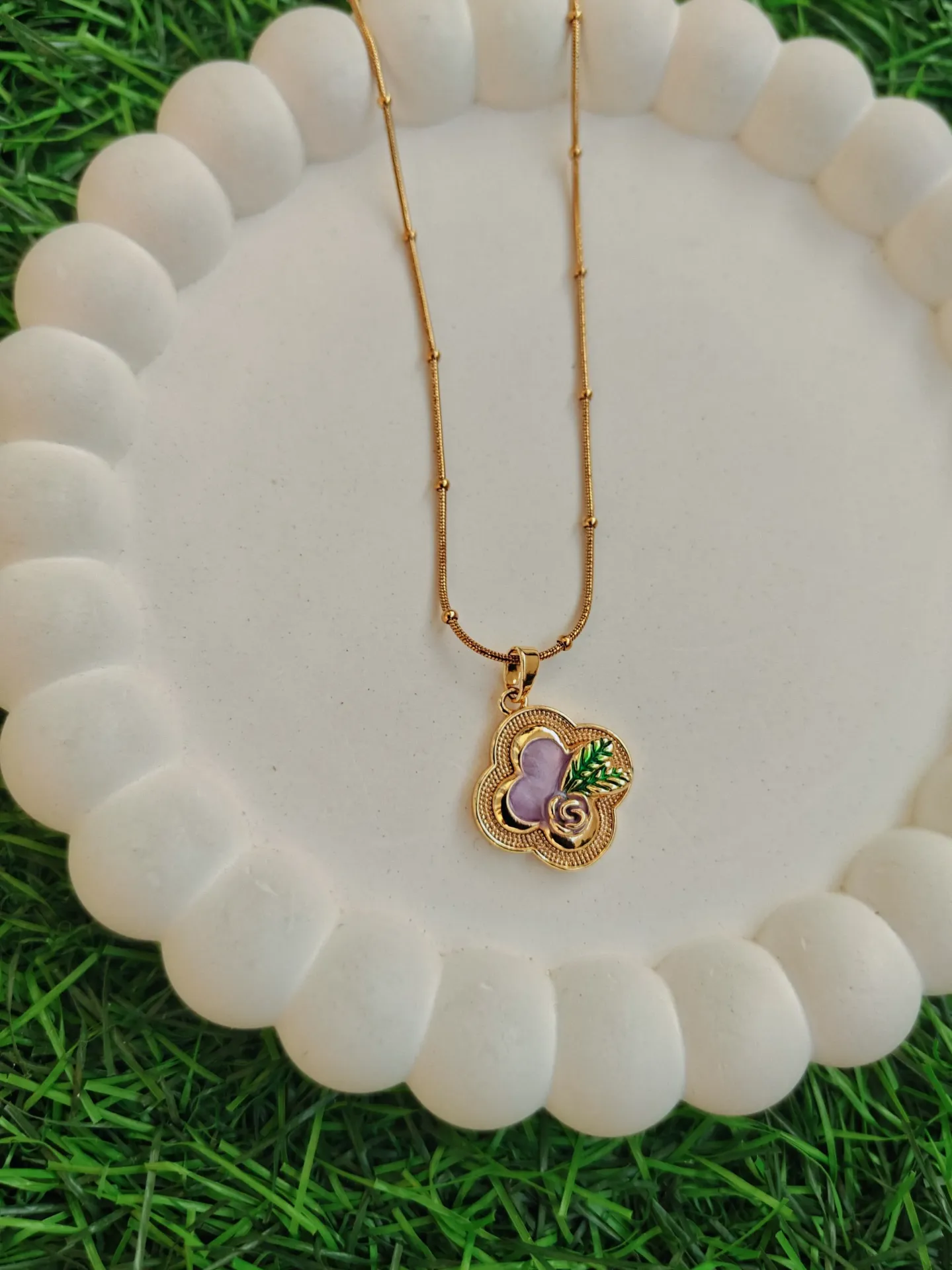 [AM-NL-00000136] Lavender Blooming Enamel Pendant