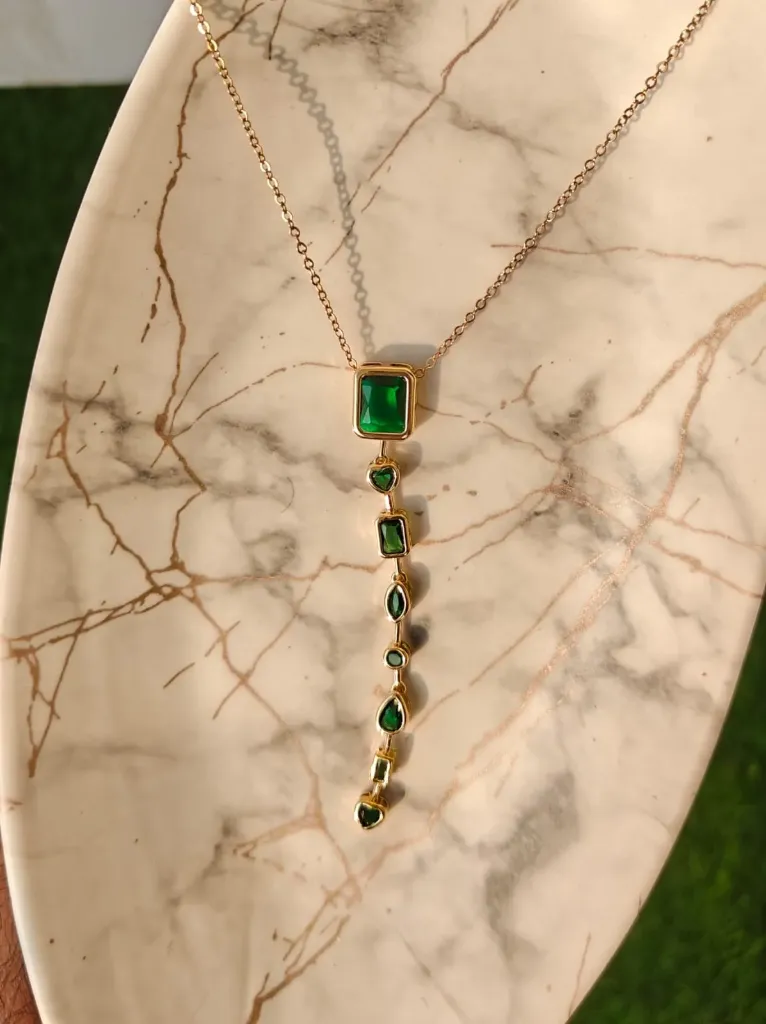 [AM-NL-00000143] Box and Drop Green Stone multi pendant Chain