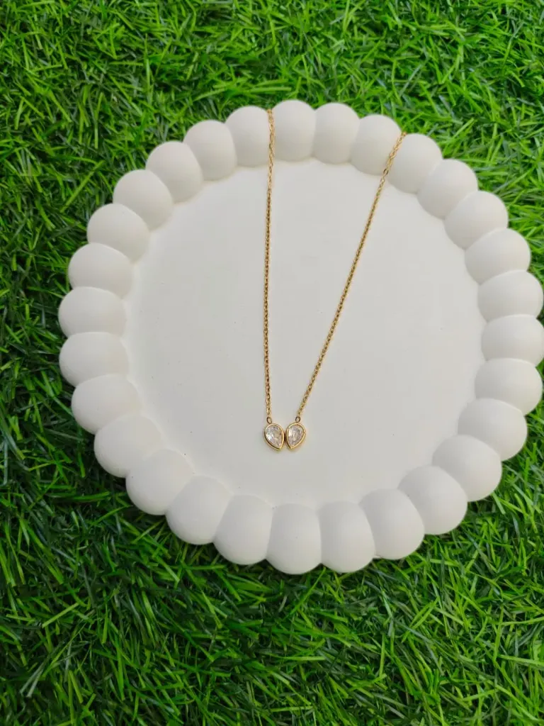 [AM-NL-00000156] Twin Drops Pendant - White