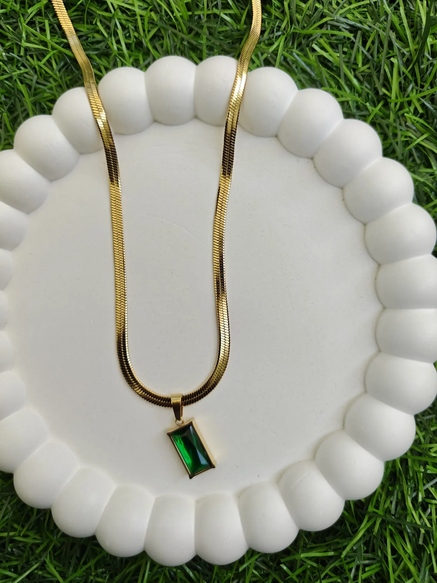 [AM-NL-00000159] Emerald Treasure Snake Chain Pendant