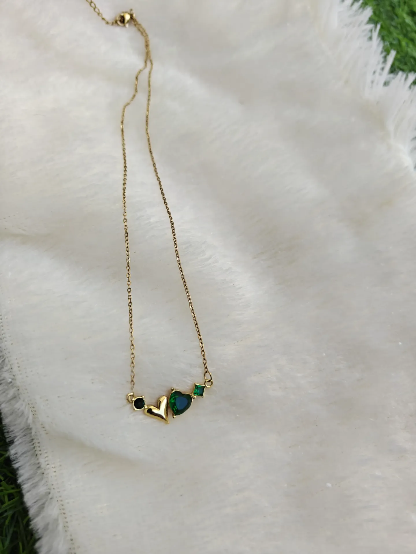 [AM-NL-00000161] Emerald Cluster elegance Pendant