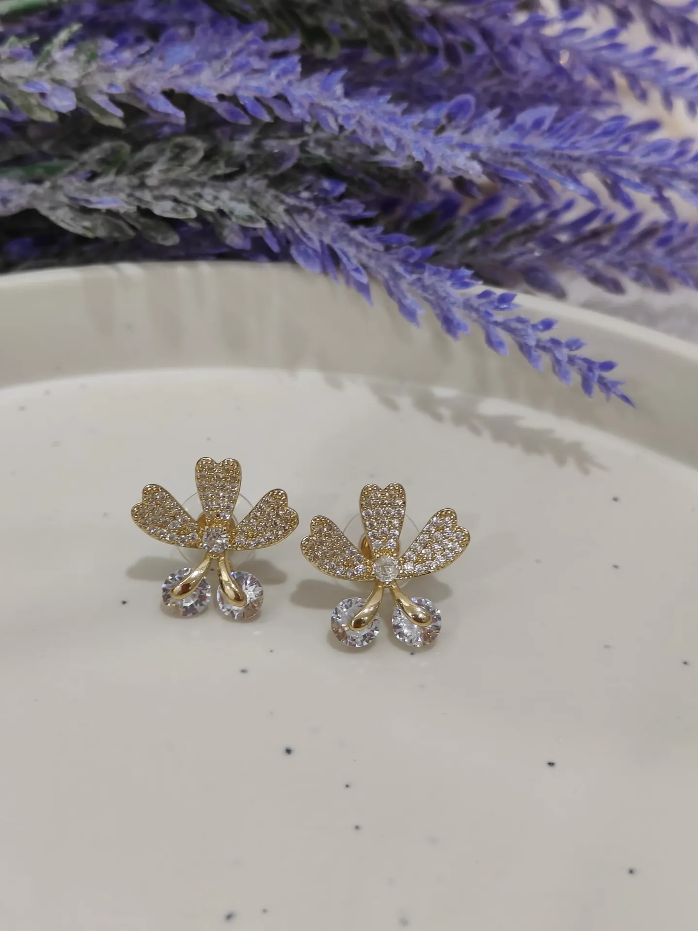 [AM-ER-0000036] Floral Opulence studs