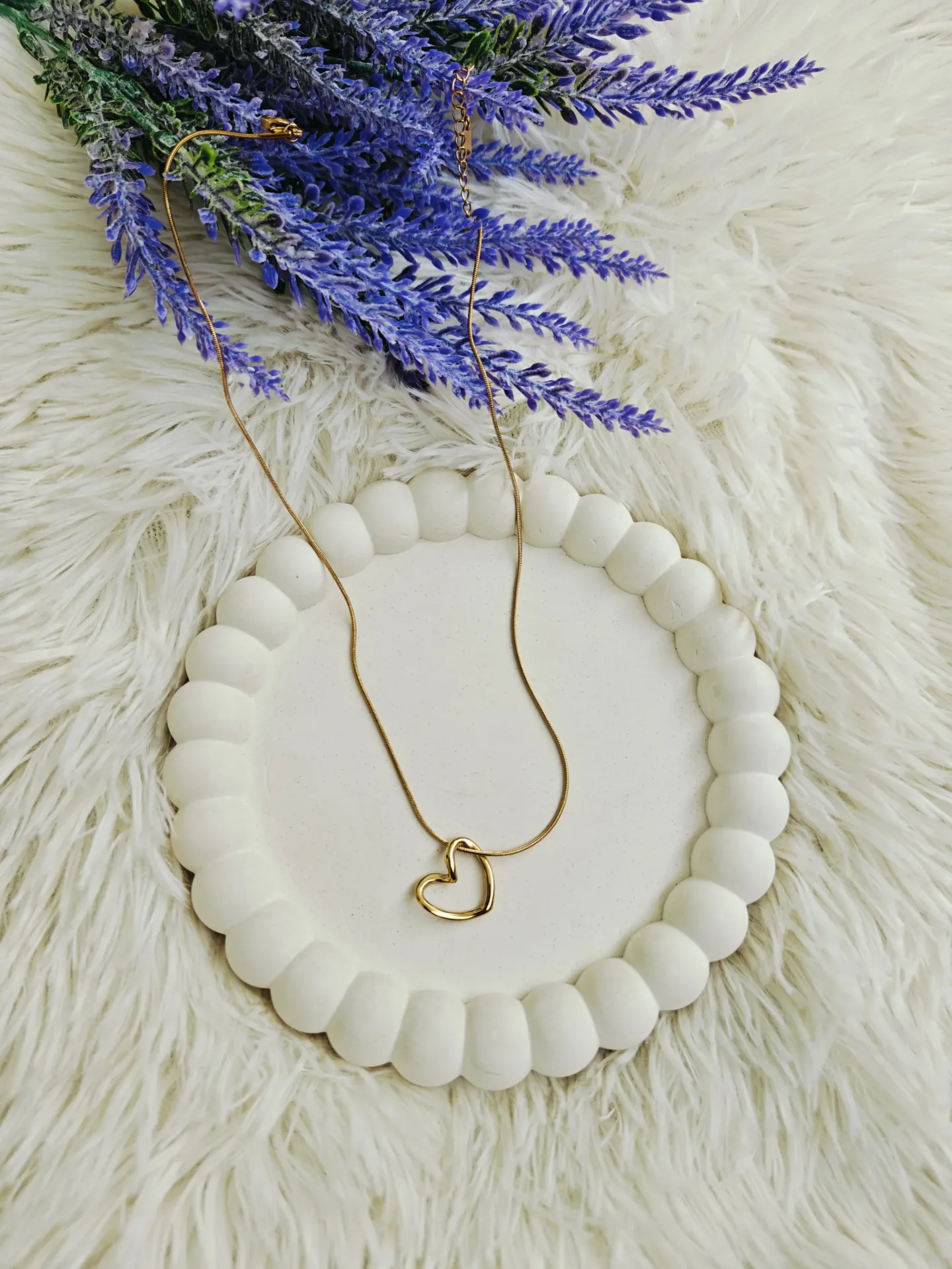 [AM-NL-00000168] Heart in lines Pendant