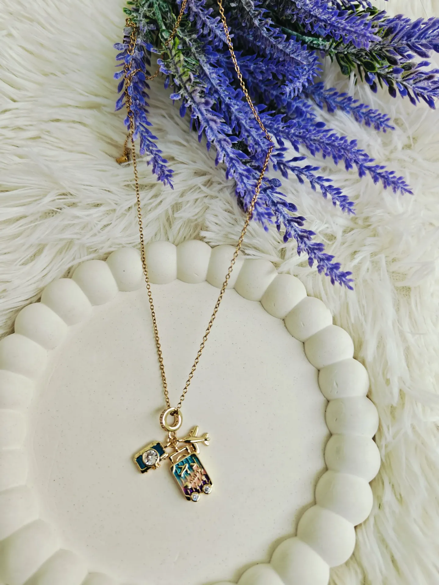 [AM-NL-00000169] Travel Pendants -Multicolor