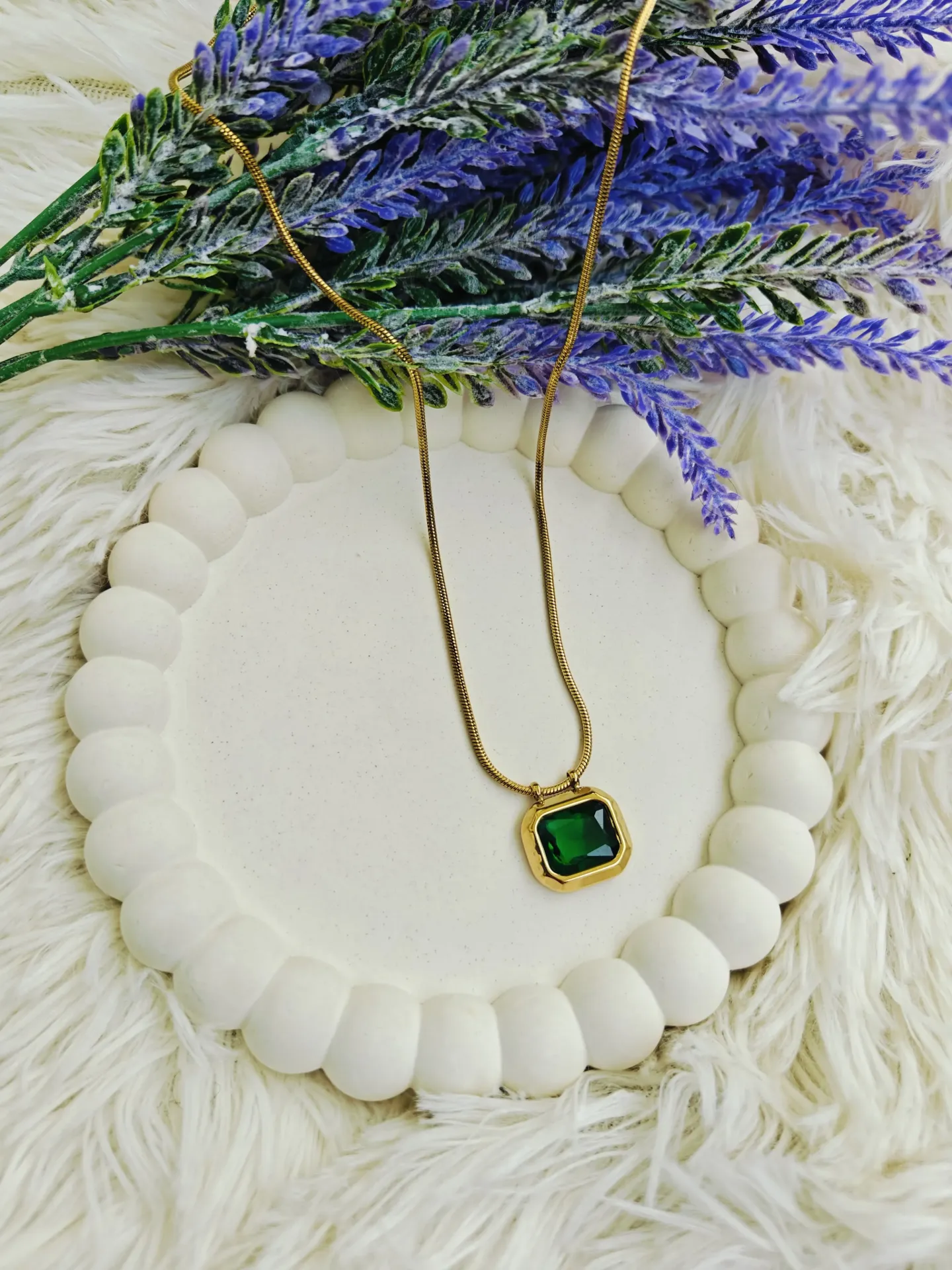 [AM-NL-00000170] Emerald Chamber Pendant