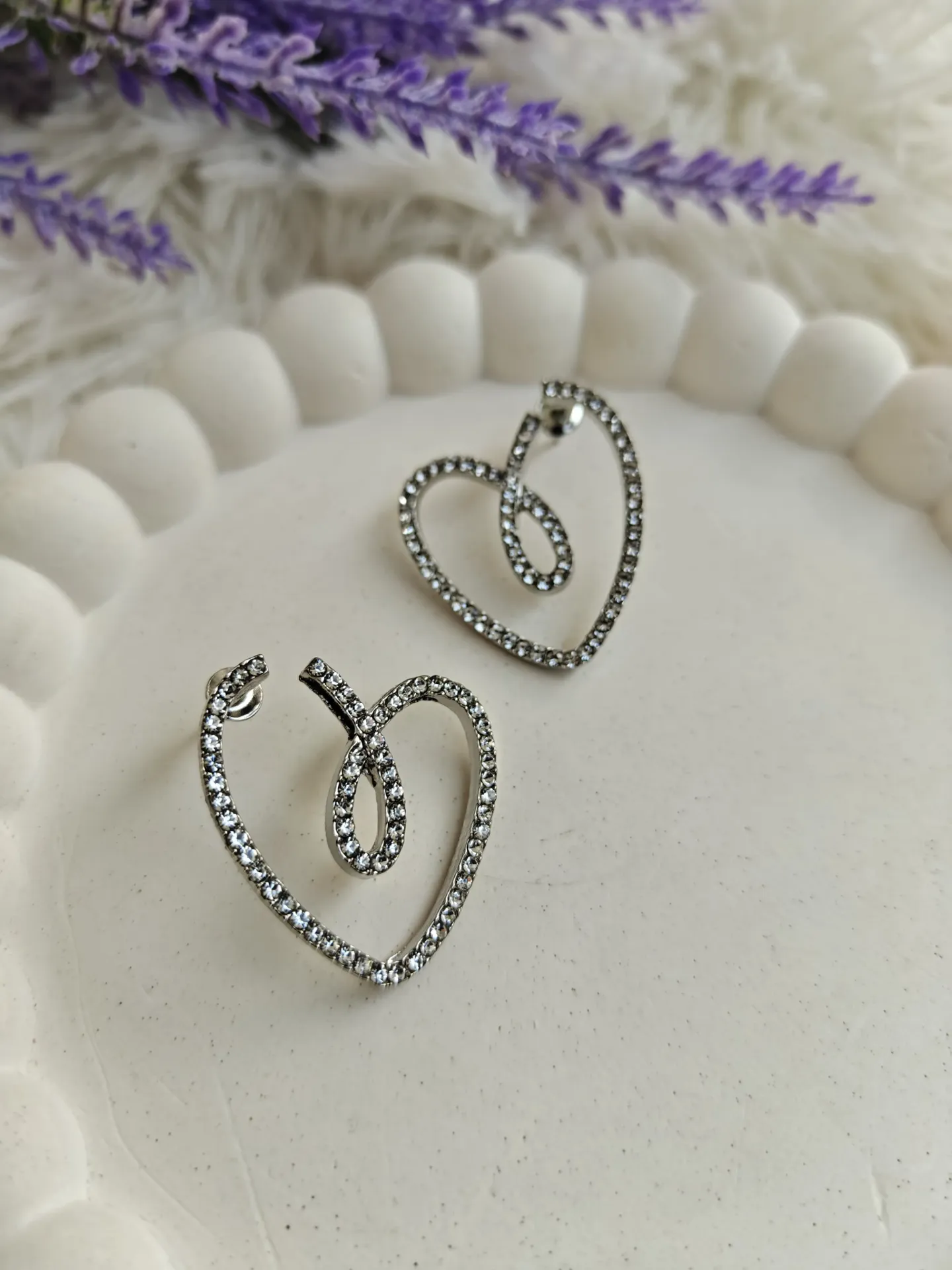 [AM-ER-00000182] Crystal Heart Loop Earrings