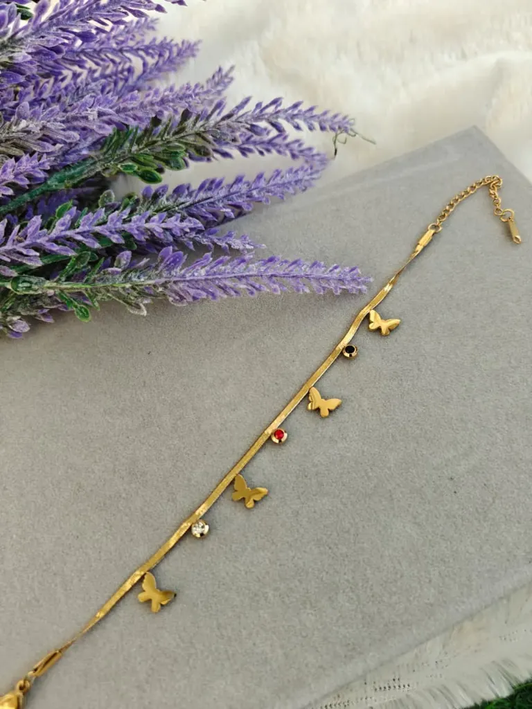 [AM-CH-00000206] Butterfly and Stone charms Bracelet