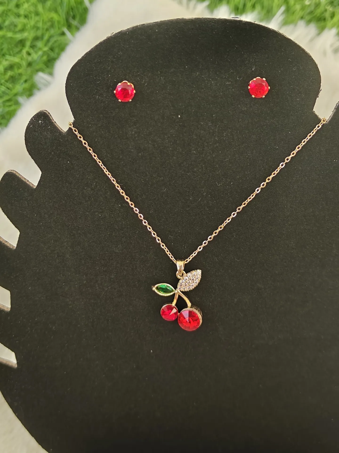 [AM-CB-00000210] Cherry with studded leaves - Necklace and Studds combo