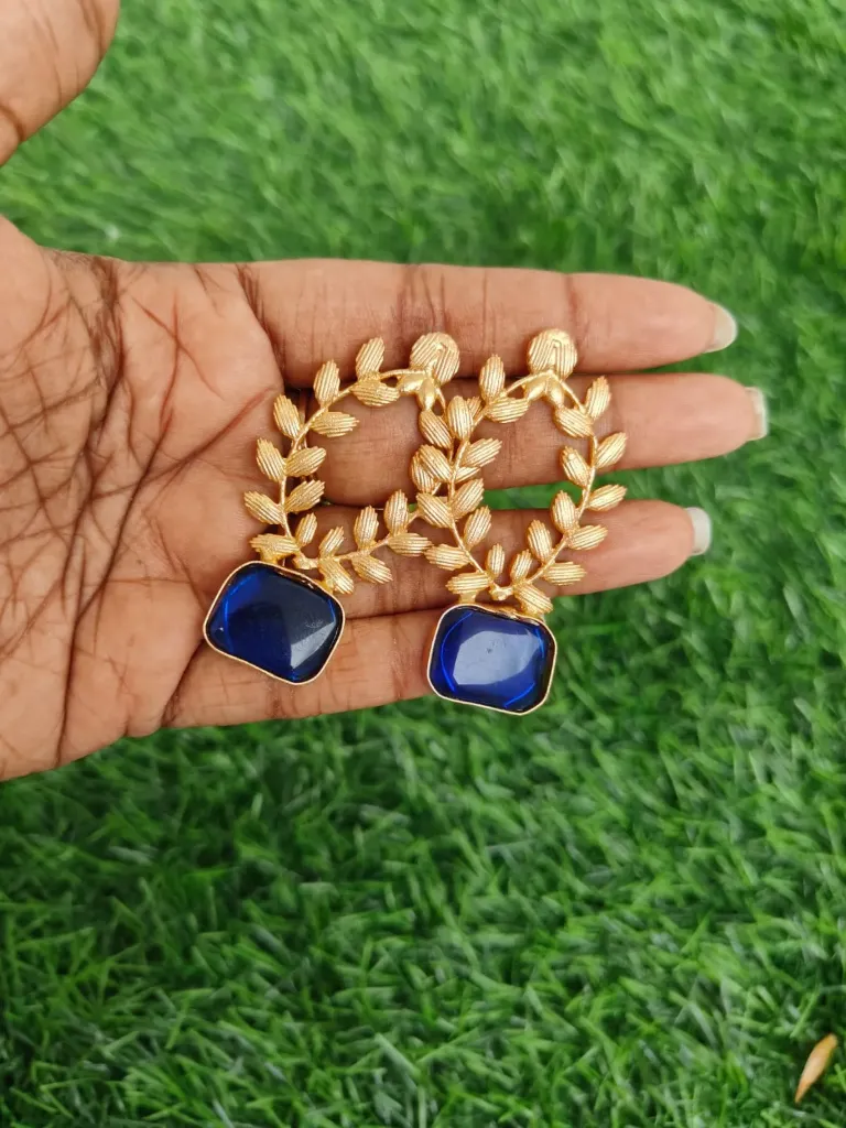 [AM-ER-0000052] Adorned Vines - Blue