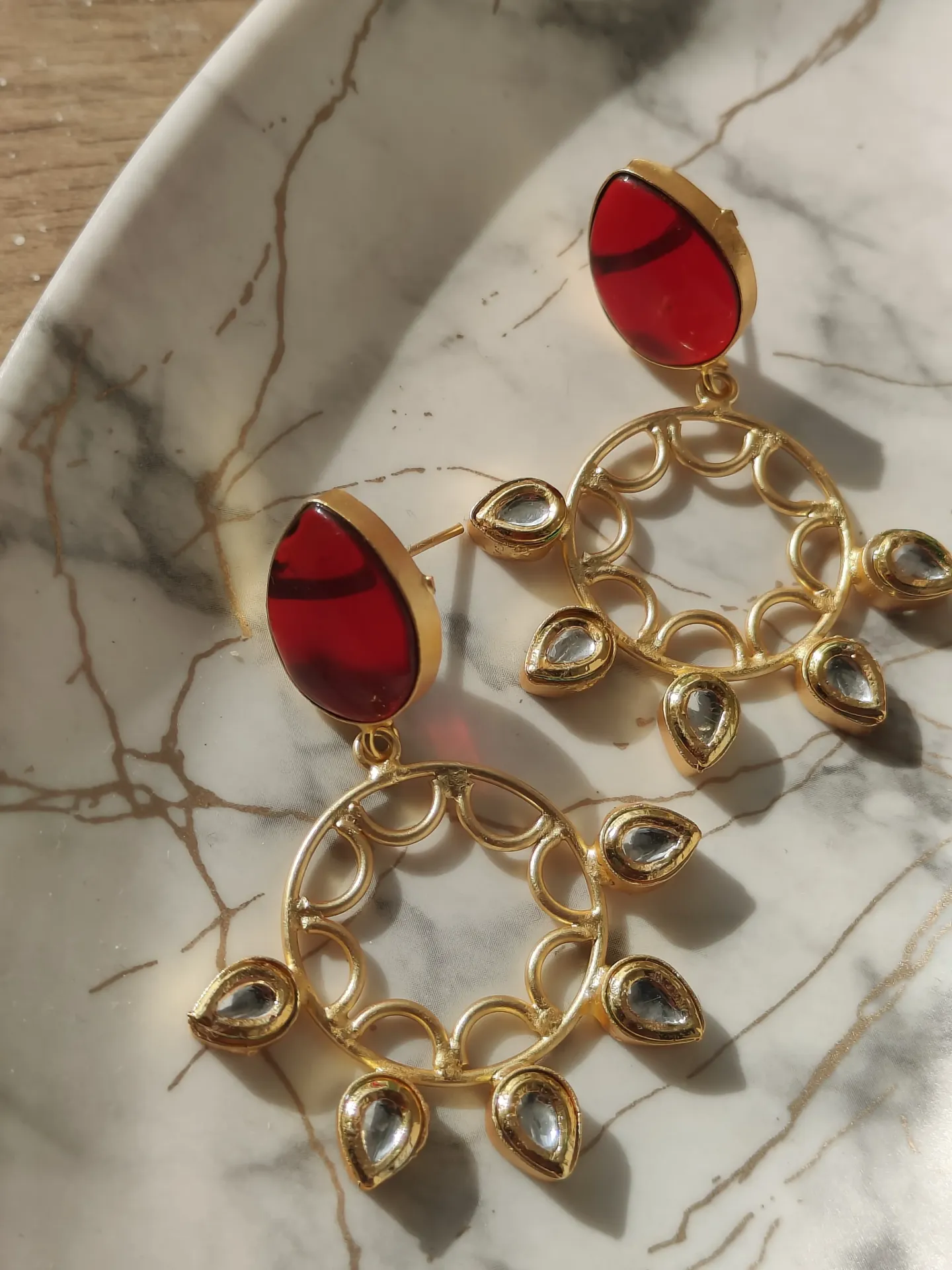 [AM-ER-0000053] Sunbeam Chandelier - Red