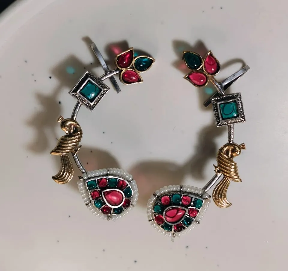 [AM-ER-0000063] Antique Peacock Ear Cuffs - Red and Green