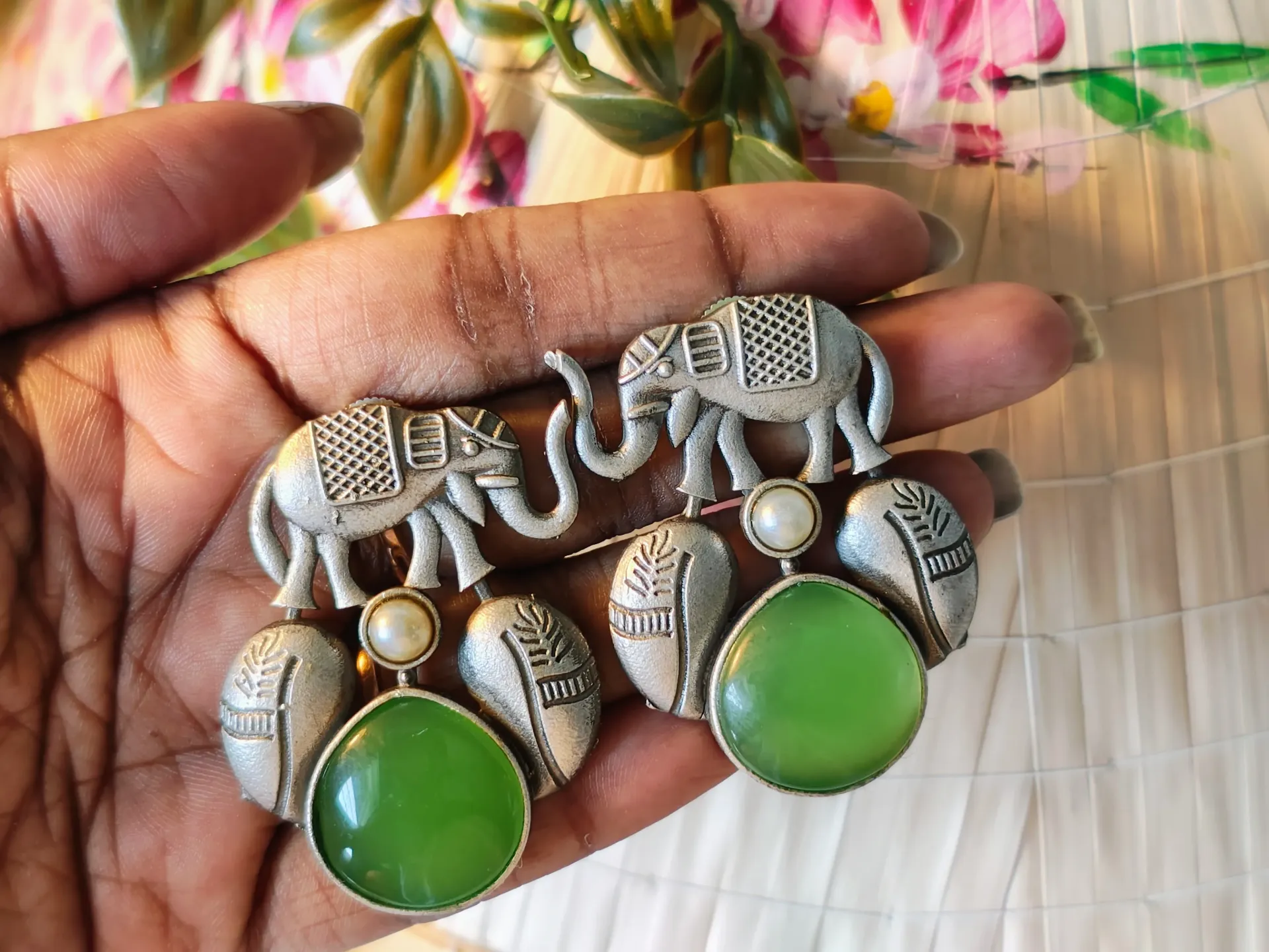 [AM-ER-0000068] Elephant Royale earrings - green