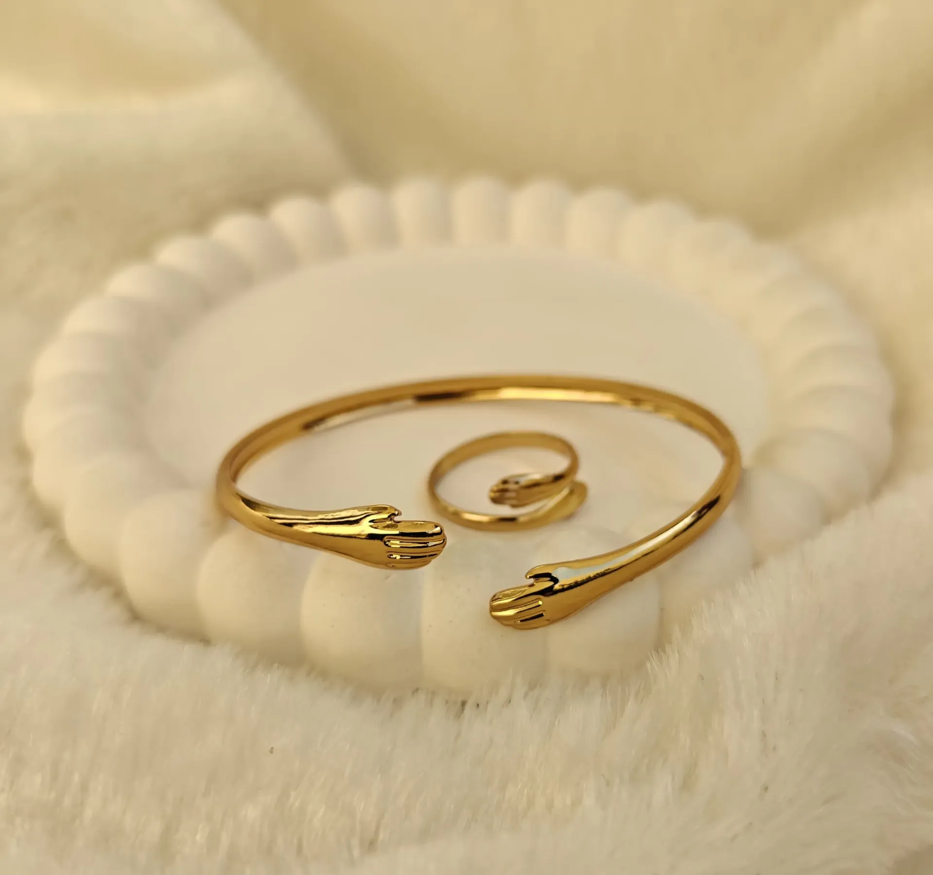 [AM-BL-0000093] Embracing Hands Bracelet and Ring Combo