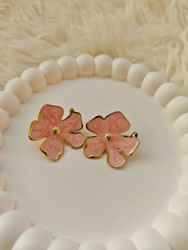 Flora Enamel Earring - Pale Pink
